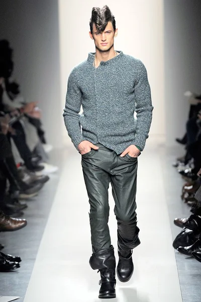 Look 14